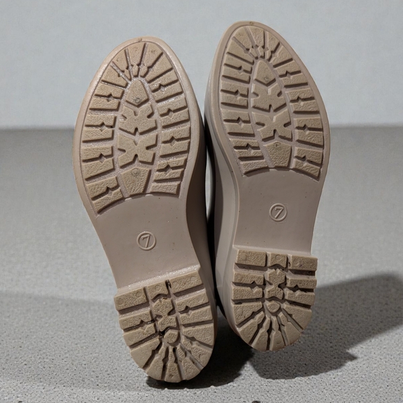 A New Day Chelsea Rain Boots Waterproof Ankle Rain Boots Taupe / Beige EUC SZ. 7 - Picture 9 of 12